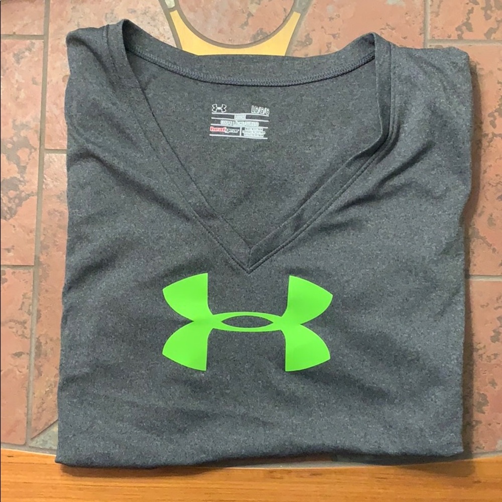 Short sleeved under armor T-shirt